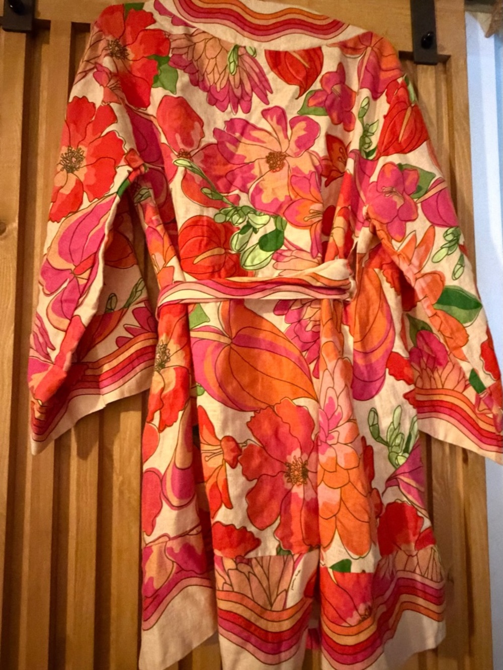 FARM Rio Cream Tunic with Pink & Orange Wave Print - Picture 3 of 9